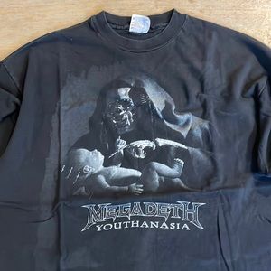 Black Megadeth tshirt